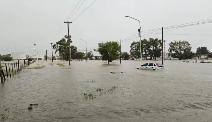 Bahia-Blanca-inundacion--696x402