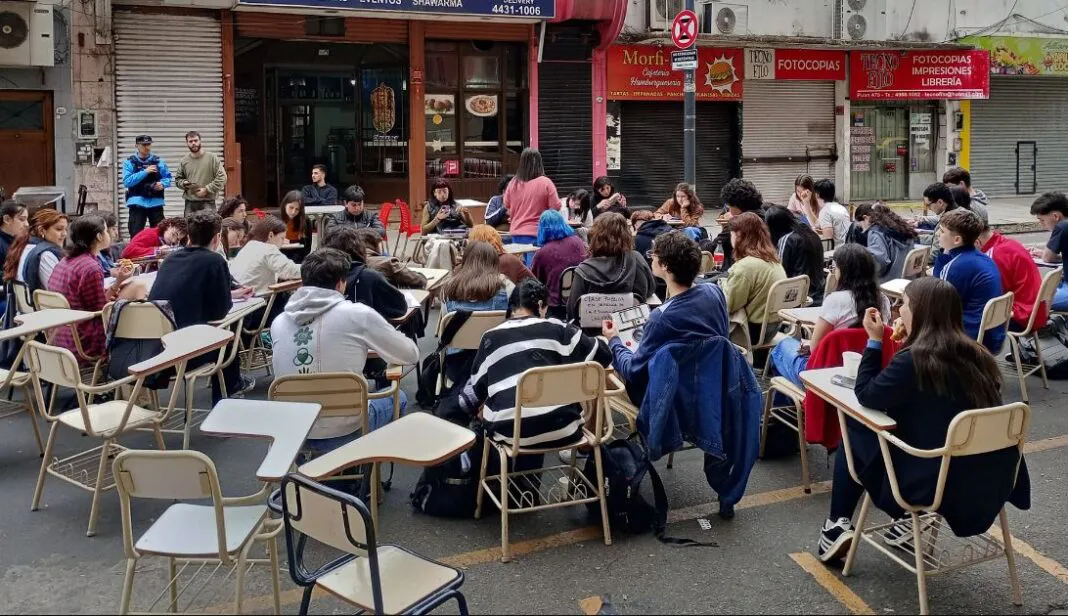 clase-publica-Puan-1068x616